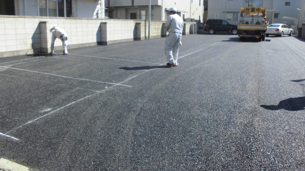 駐車場区画線工事の墨出し作業の経費